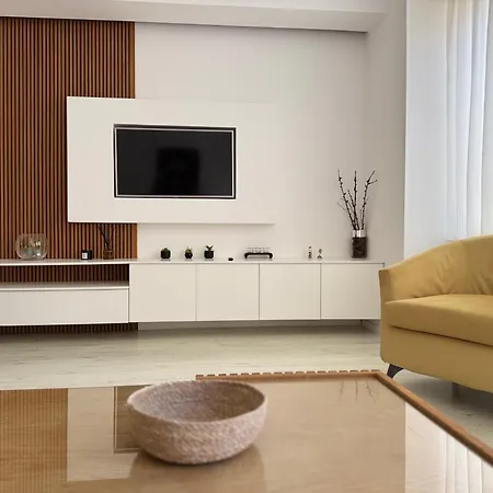 Апартаменты Alexandra Court *